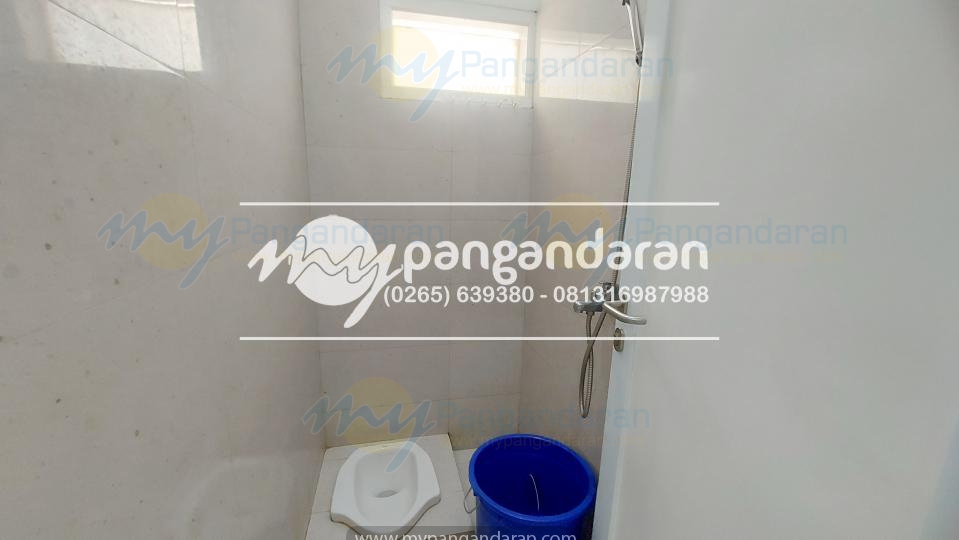     Tampilan Kamarr mandi Bungalow 3 Kamar AC Pondok Mugibis Pangandaran