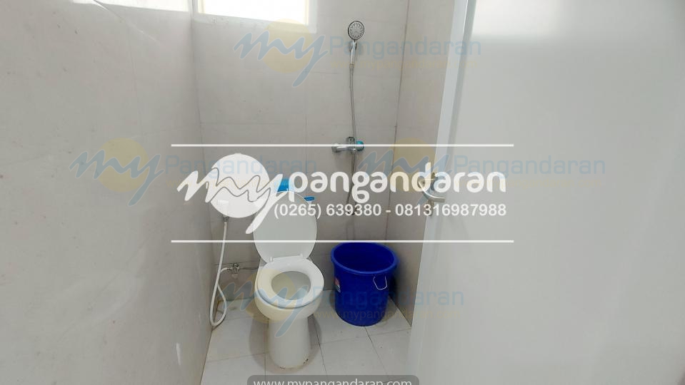     Tampilan Kamar mandi Bungalow 3 Kamar AC Pondok Mugibis Pangandaran